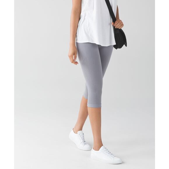 Lululemon Flow & Go Crop Battleship Grey Sz 6 High Waisted Leggings Gym Workout - Picture 3 of 16